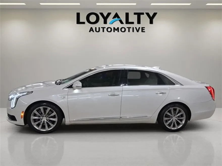 2018 Cadillac XTS Base photo 1