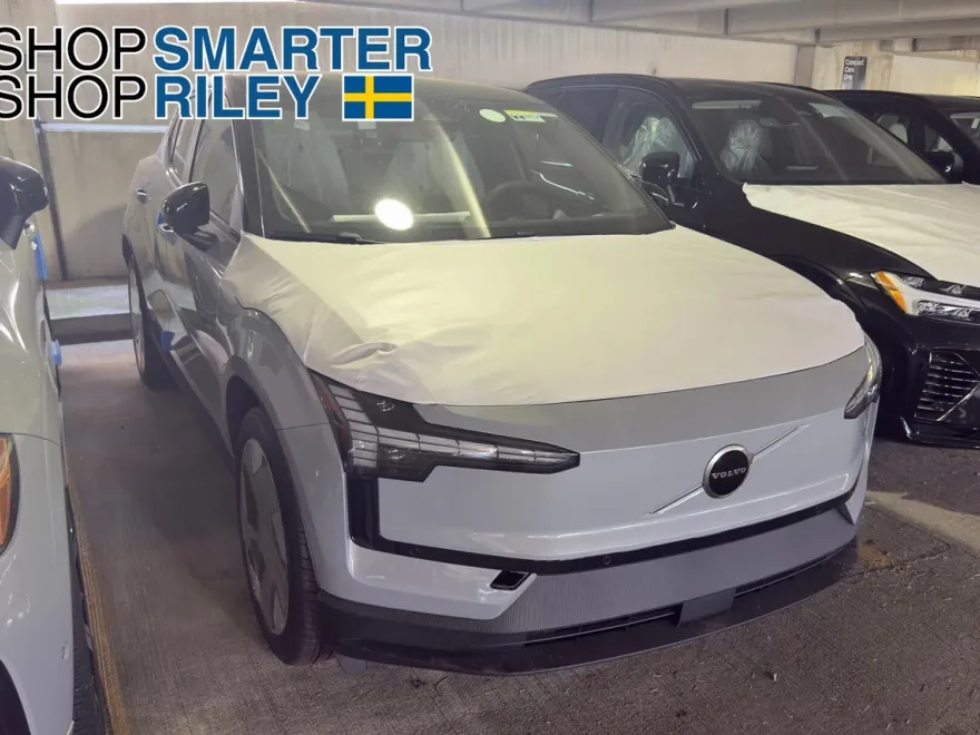 2025 Volvo EX30 Plus photo 1