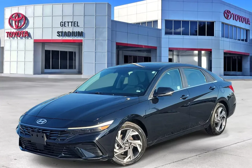 2024 Hyundai Elantra Limited photo 1