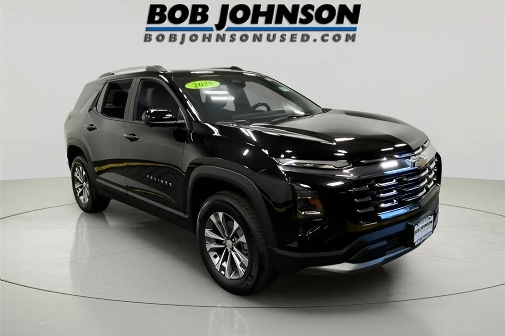 2025 Chevrolet Equinox LT photo 1