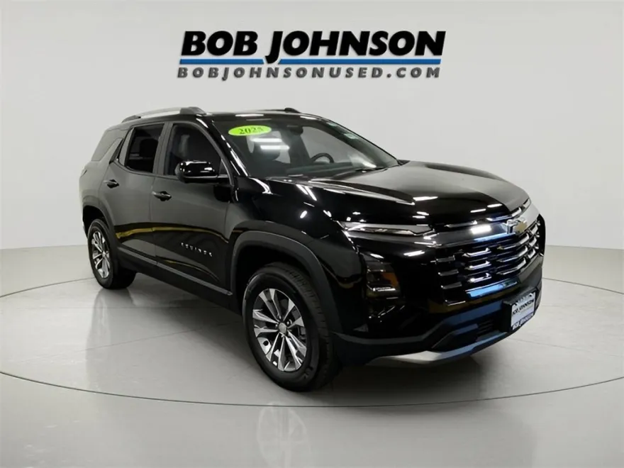 2025 Chevrolet Equinox LT photo 1