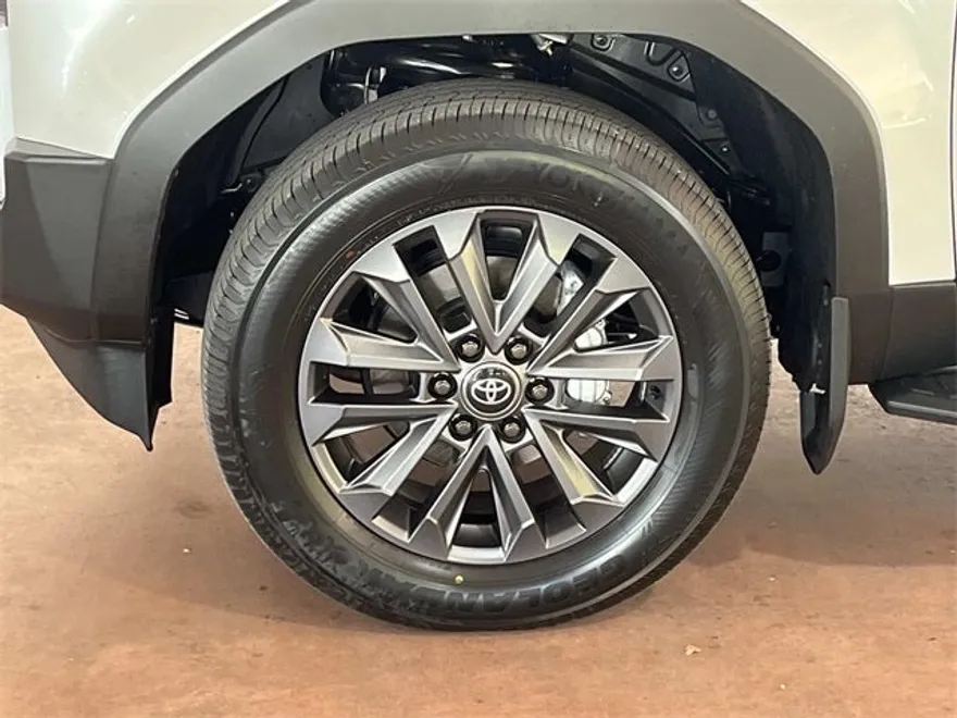 2025 Toyota Land Cruiser Base photo 1