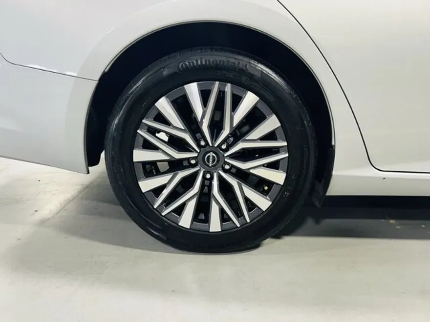 2024 Nissan Altima 2.5 SV photo 1