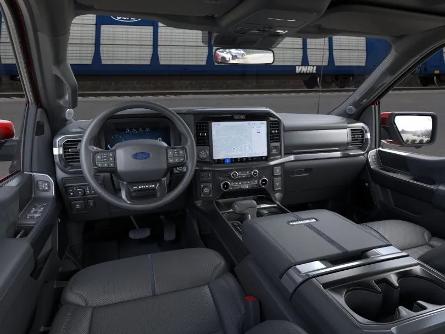 2025 Ford F-150 Platinum photo 1