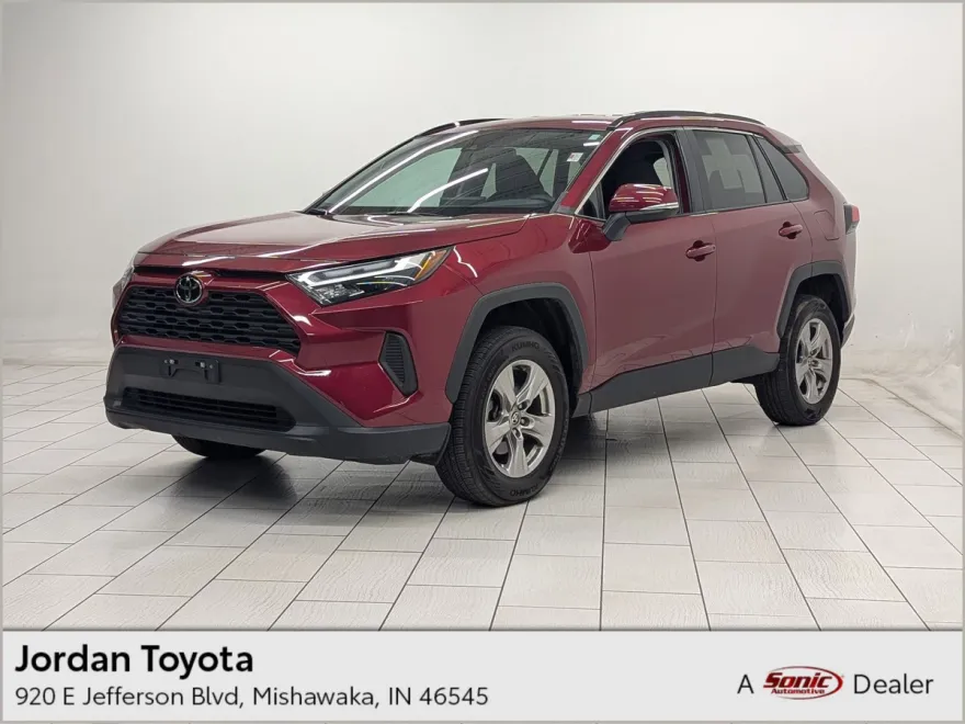 2023 Toyota RAV4 XLE photo 1