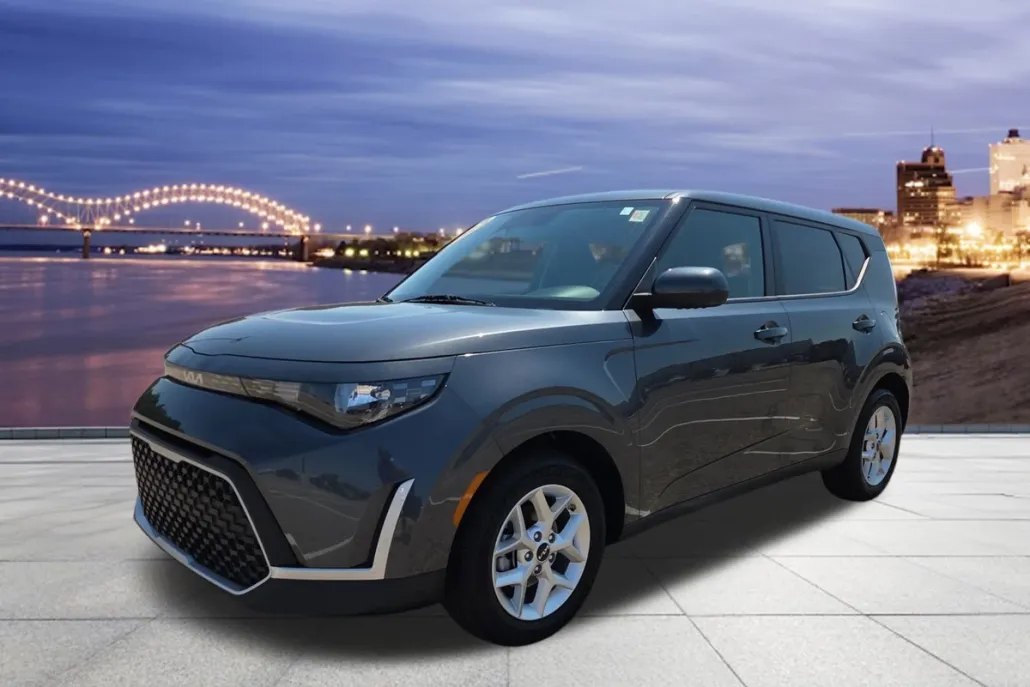 2023 Kia Soul LX photo 1