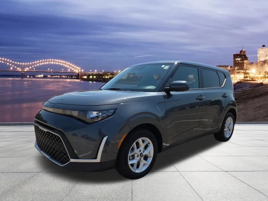 2023 Kia Soul LX photo 1