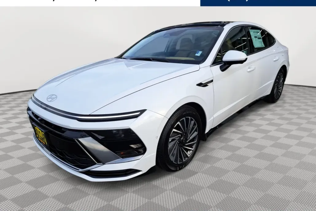 2025 Hyundai Sonata Hybrid Limited photo 1