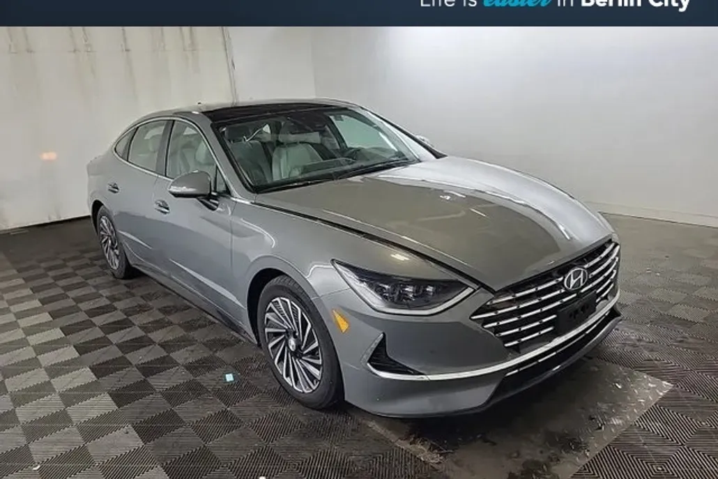 2022 Hyundai Sonata Hybrid Limited photo 1