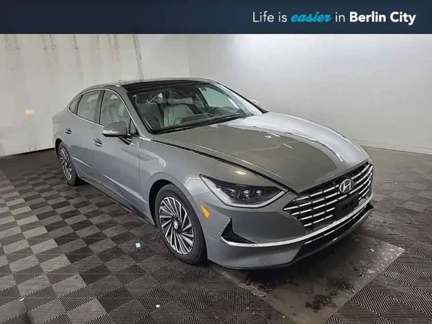 2022 Hyundai Sonata Hybrid Limited photo 1
