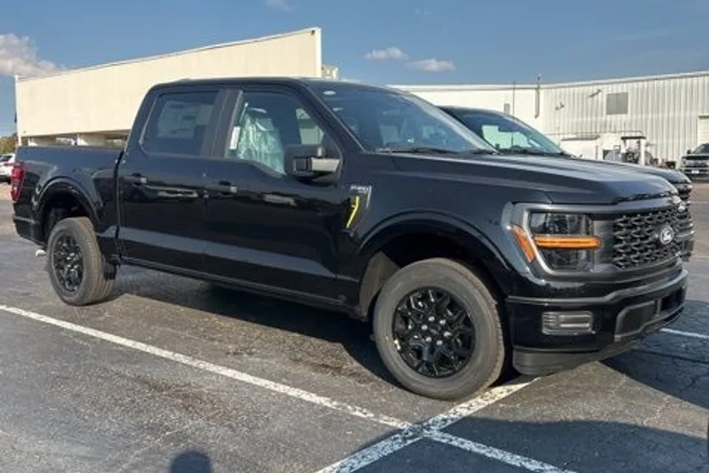 2025 Ford F-150 STX photo 1