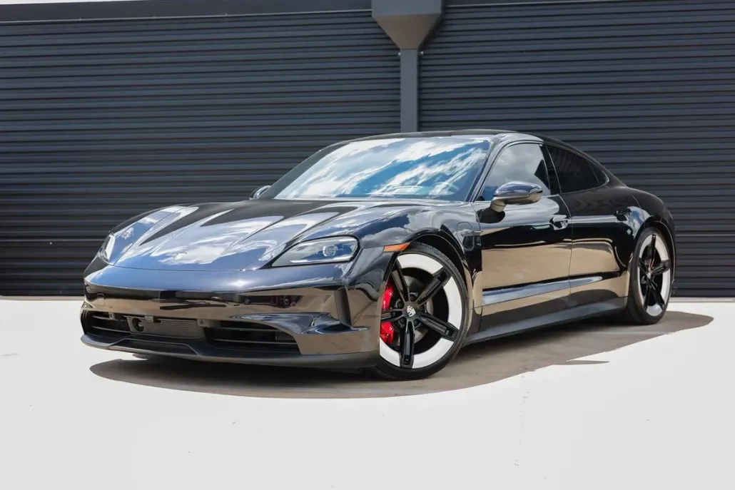 2025 Porsche Taycan 4S photo 1