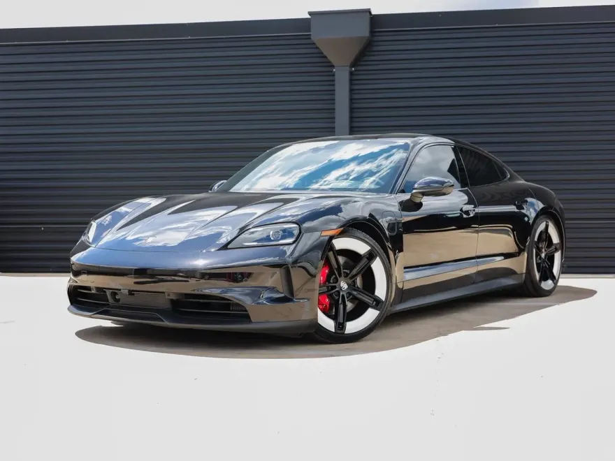 2025 Porsche Taycan 4S photo 1