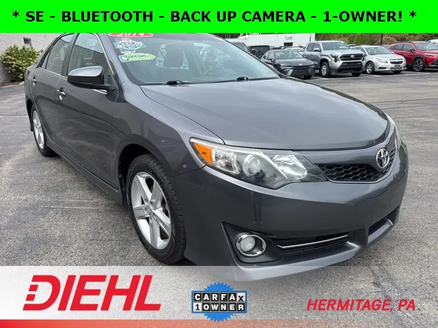 2014 Toyota Camry SE photo 1
