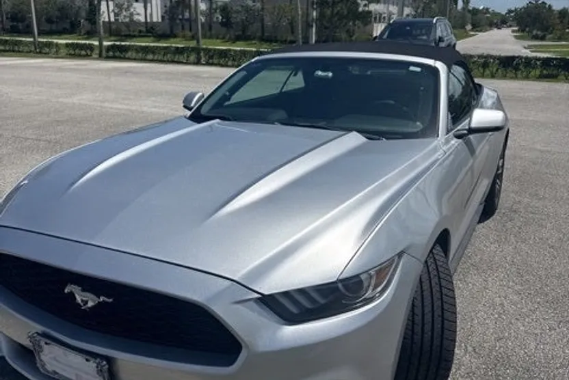 2017 Ford Mustang EcoBoost Premium photo 1