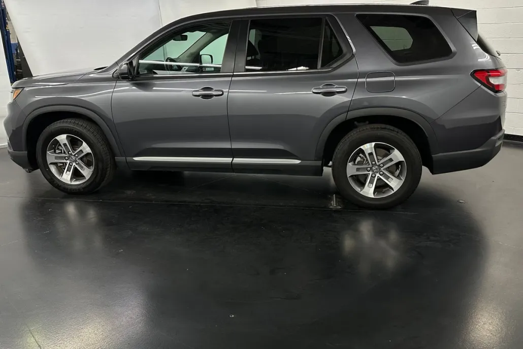 2024 Honda Pilot EX-L photo 1