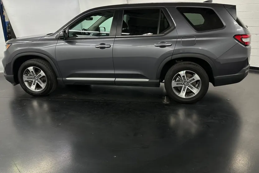 2024 Honda Pilot EX-L photo 1