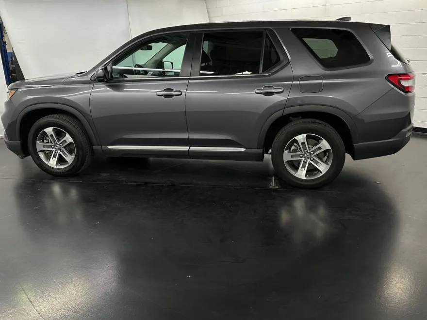 2024 Honda Pilot EX-L photo 1