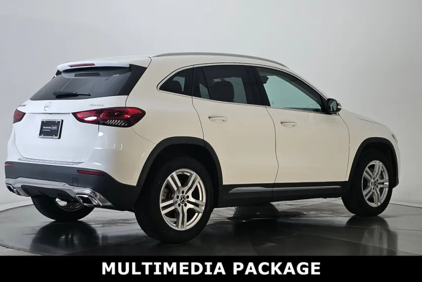 2023 Mercedes Benz GLA 250 4MATIC photo 1