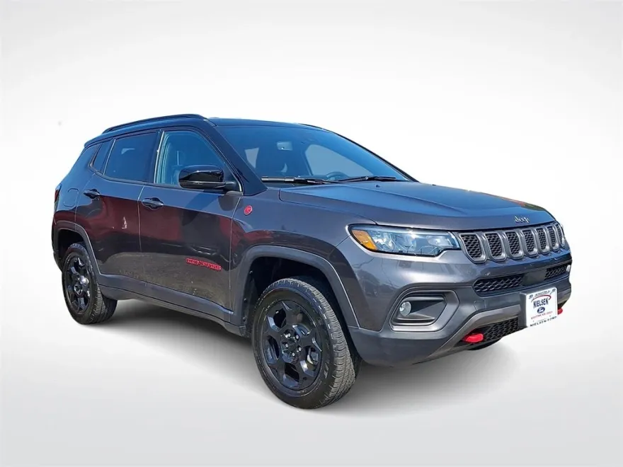 2023 Jeep Compass Trailhawk photo 1
