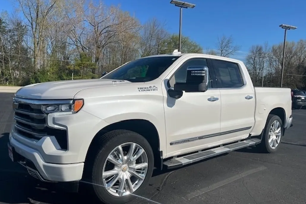 2024 Chevrolet Silverado 1500 High Country photo 1