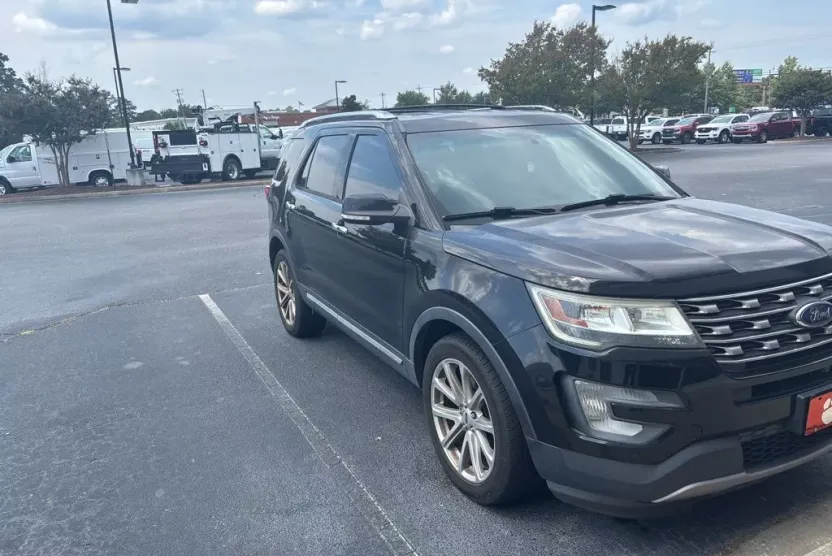 2016 Ford Explorer Limited photo 1