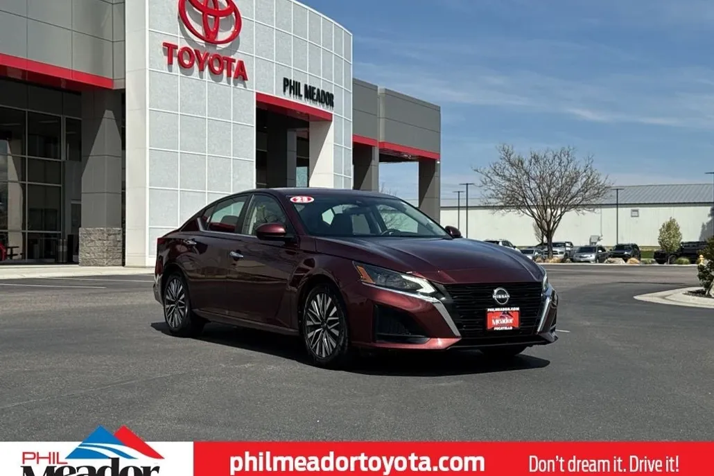 2023 Nissan Altima 2.5 SV photo 1
