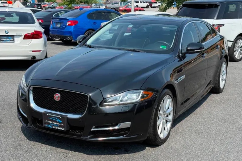 2016 Jaguar XJ R-Sport photo 1