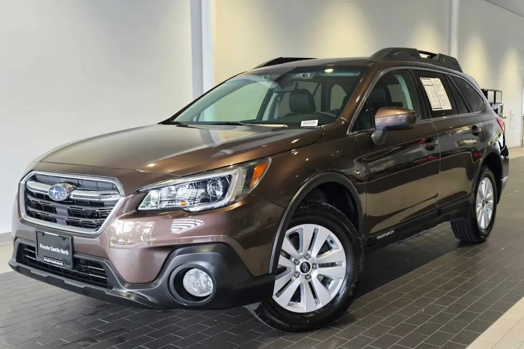 2019 Subaru Outback Premium 2.5i photo 1