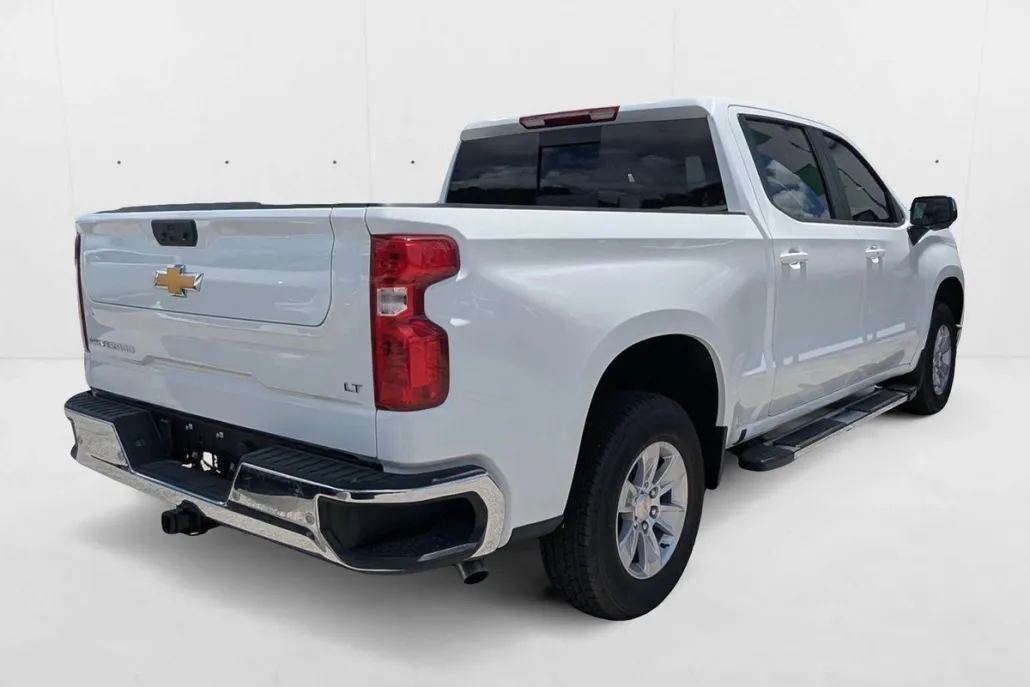 2025 Chevrolet Silverado 1500 LT photo 1