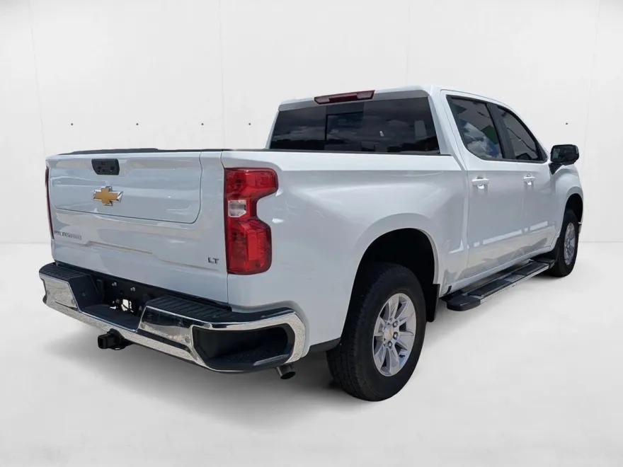 2025 Chevrolet Silverado 1500 LT photo 1