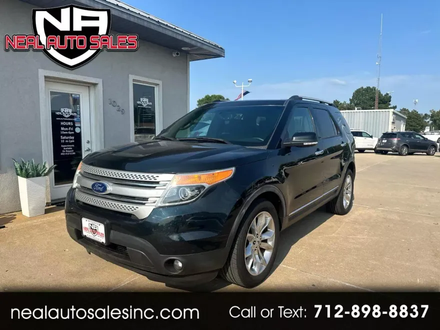 2015 Ford Explorer XLT photo 1