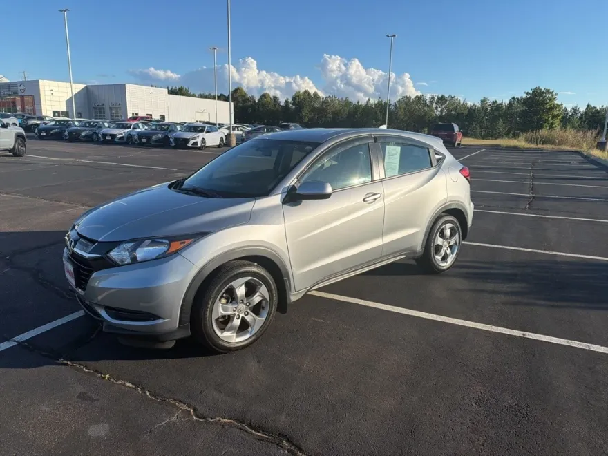 2017 Honda HR-V LX 2WD photo 1