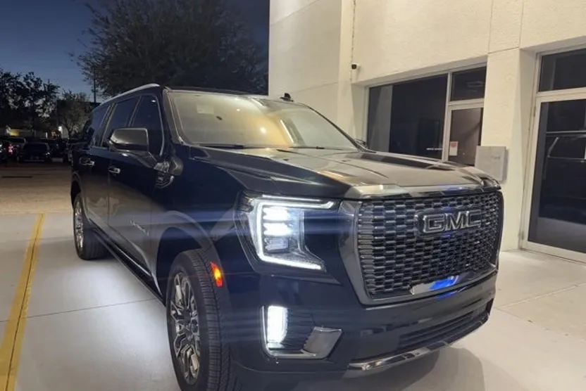2023 Gmc Yukon XL Denali Ultimate photo 1