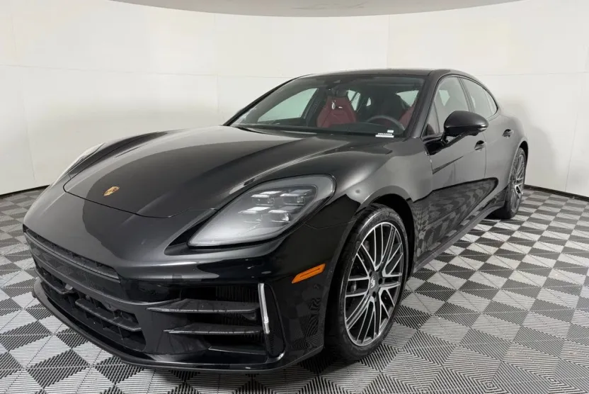 2025 Porsche Panamera 4 photo 1