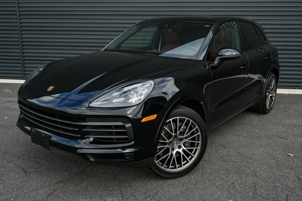 2022 Porsche Cayenne Platinum Edition photo 1