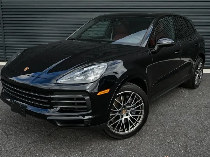 2022 Porsche Cayenne Platinum Edition photo 1