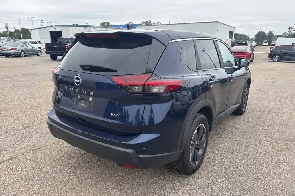 2024 Nissan Rogue SV photo 1