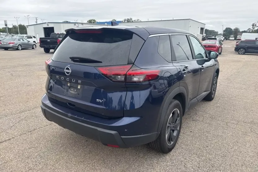 2024 Nissan Rogue SV photo 1