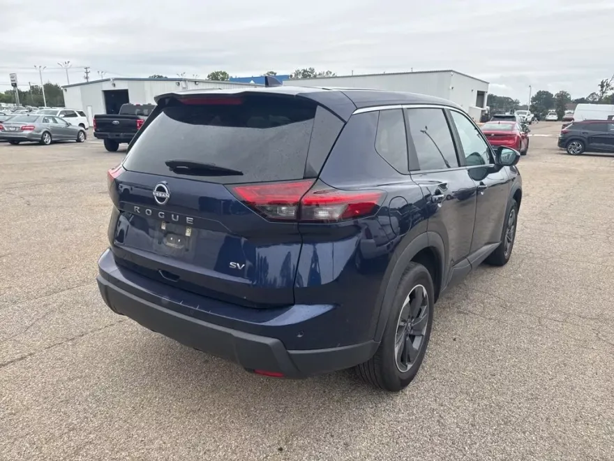 2024 Nissan Rogue SV photo 1