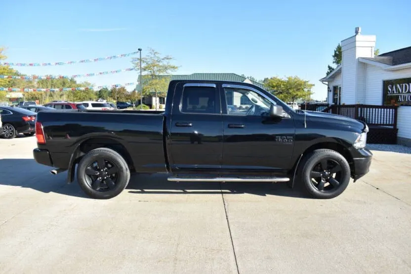 2019 Ram 1500 Classic SLT photo 1