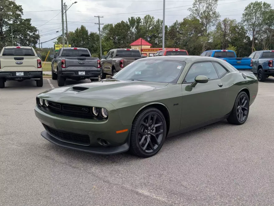 2023 Dodge Challenger R/T photo 1