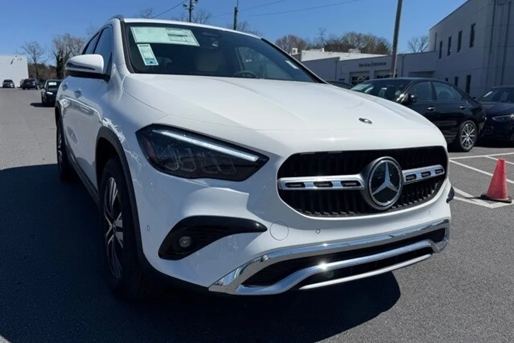 2025 Mercedes Benz GLA 250 4MATIC photo 1