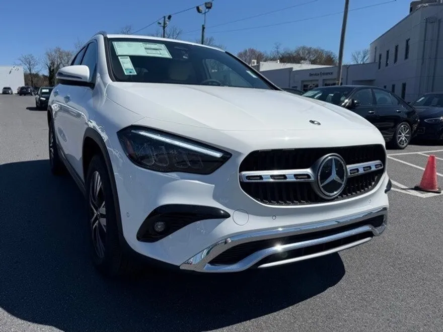 2025 Mercedes Benz GLA 250 4MATIC photo 1