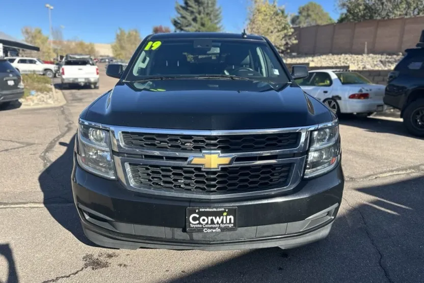 2019 Chevrolet Tahoe LT photo 1