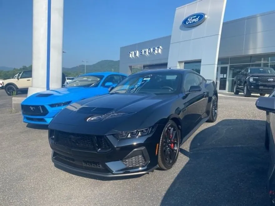 2025 Ford Mustang GT Premium photo 1