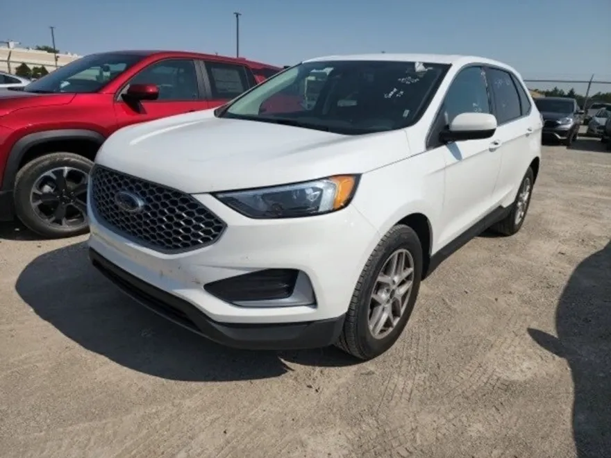 2024 Ford Edge Titanium photo 1