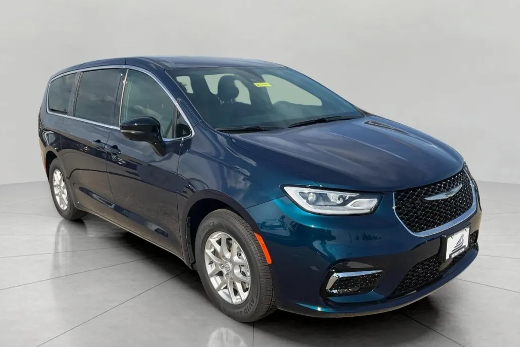 2025 Chrysler Pacifica photo 1