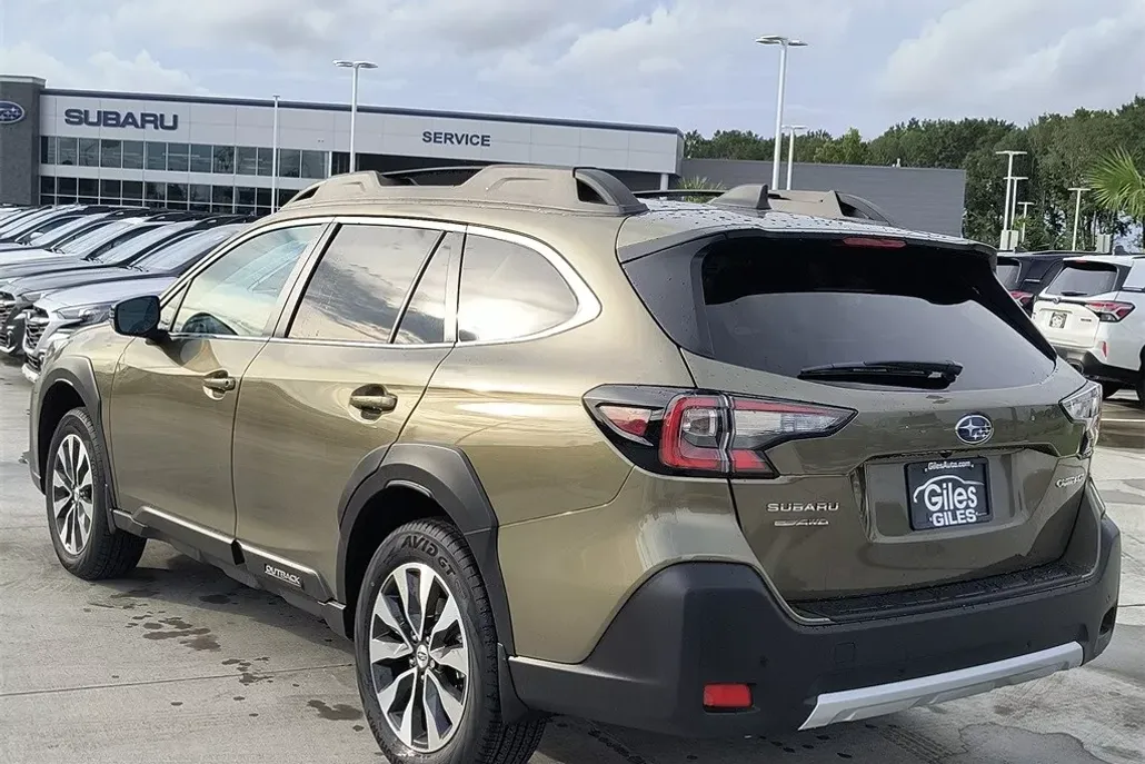 2025 Subaru Outback Limited photo 1