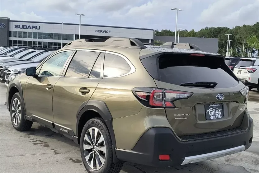 2025 Subaru Outback Limited photo 1